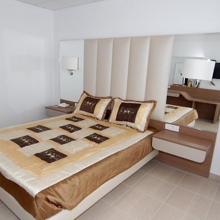 Royal Bay Suites Kéfalos Oda fotoğraf