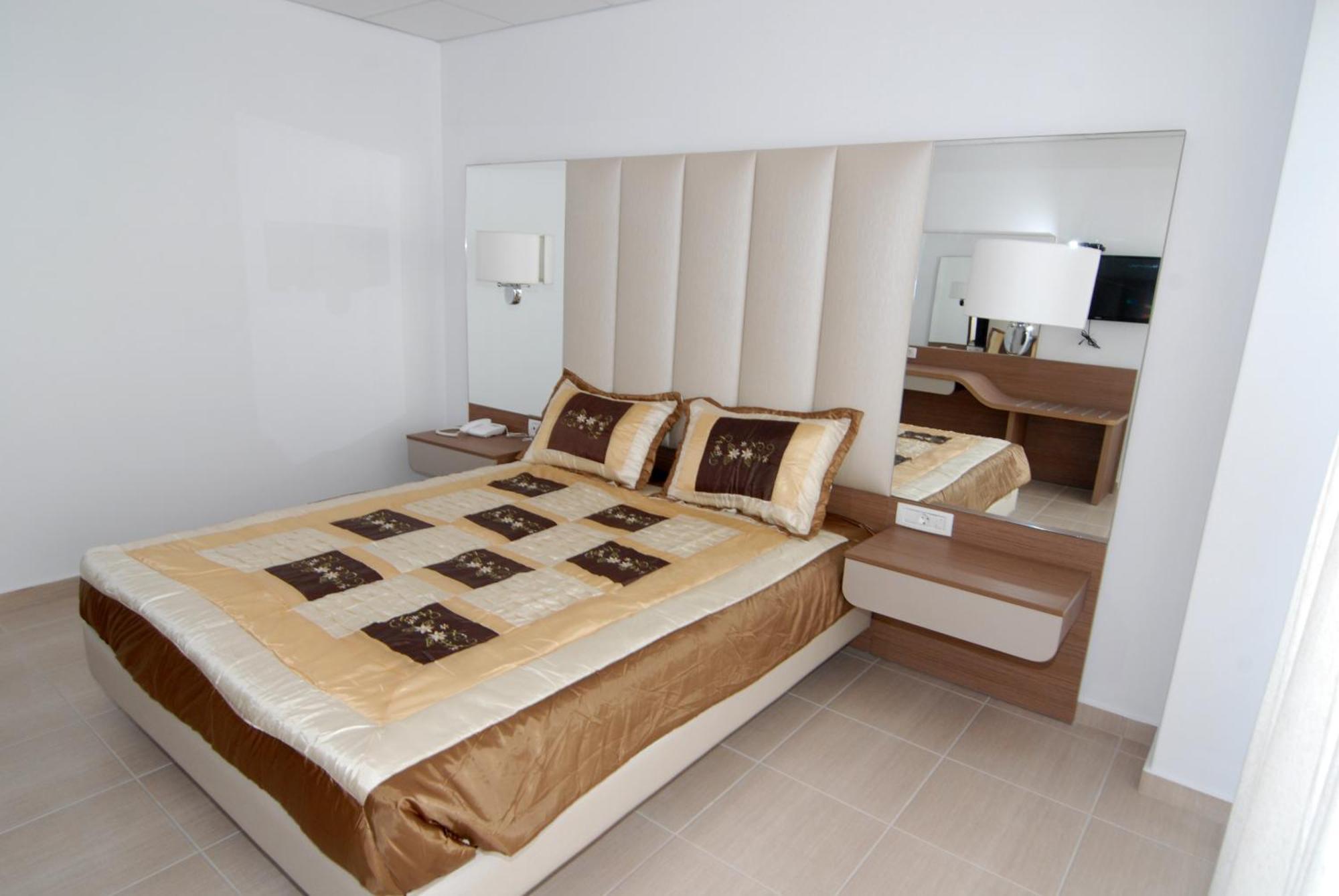 Royal Bay Suites Kéfalos Oda fotoğraf