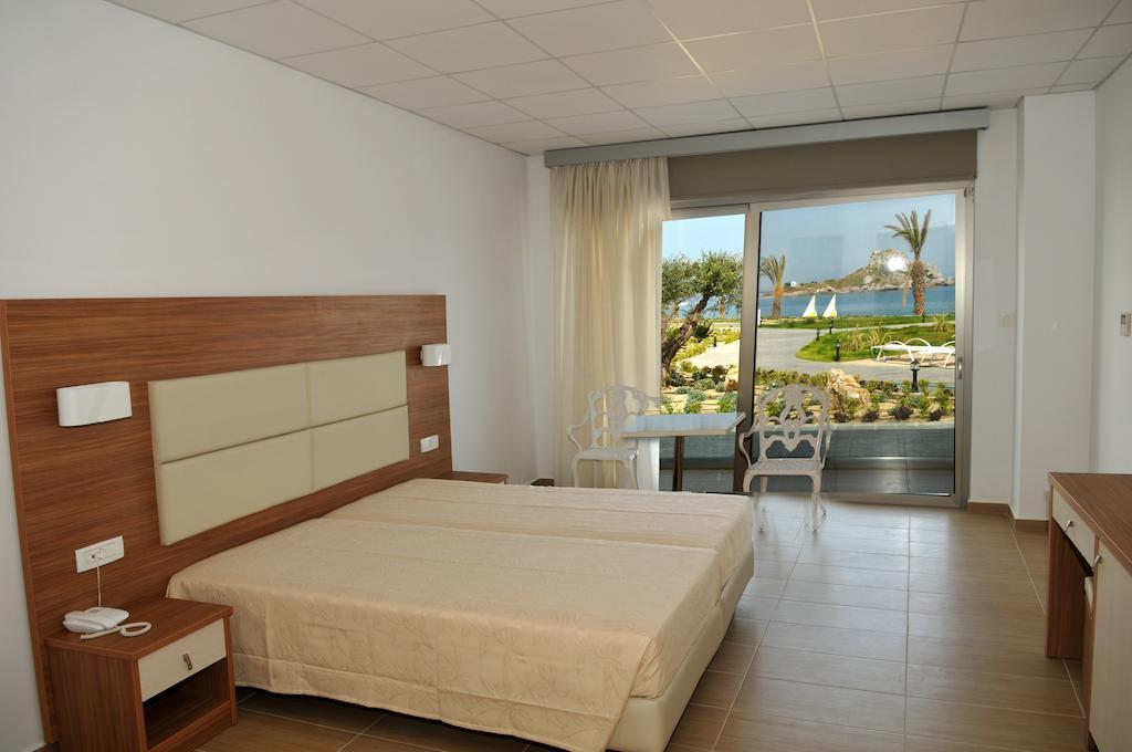 Royal Bay Suites Kéfalos Oda fotoğraf